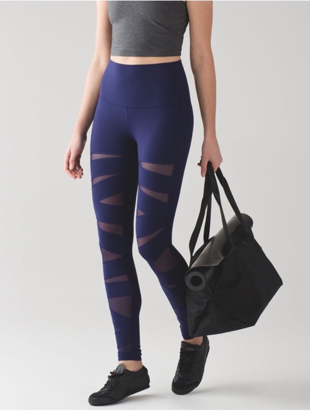 Lululemon Wunder Under Pant (Hi-Rise) (Tech Mesh)
Hero Blue size 6